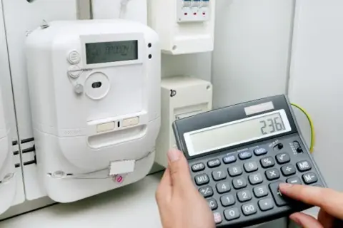 Jak anonimowo i bezpiecznie zgłosić kradzież prądu? Kompletny przewodnik