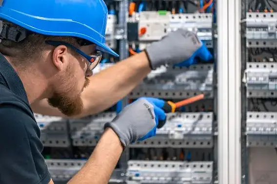 mapa zarobki Niemcy regiony elektryk